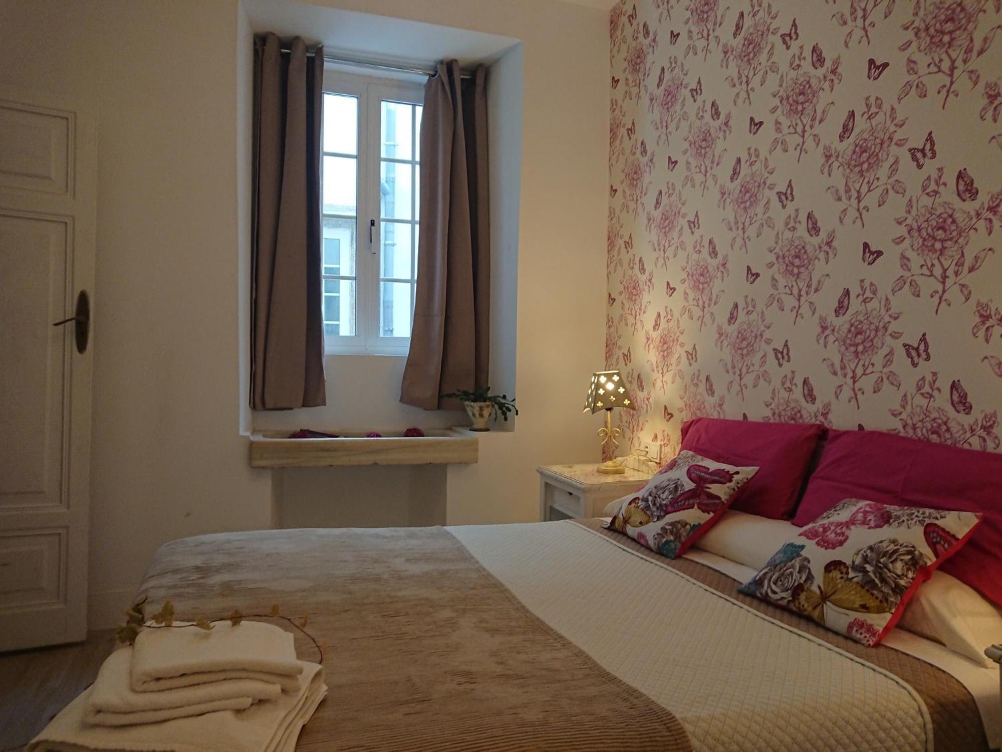 Rua Nova Apartment 28, 3 Dormitorios, Wifi, Ps4 Y Netflix, A 200M Catedral San Giacomo di Compostella Esterno foto